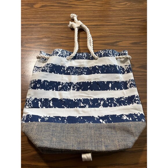 Beach bag with jute bottom and adjustable rope handles blue white striped - Picture 2 of 8